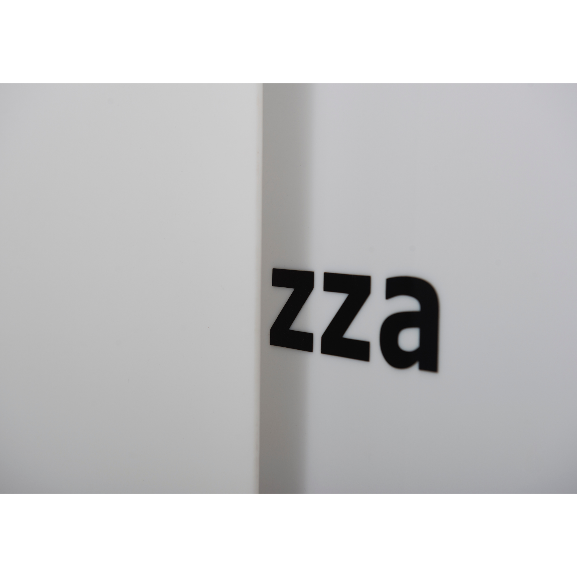 Stanisław Dróżdż, Bez tytułu (zza), wydruk, pleksi, 80,5 x 60,5 x 6,8 cm, 2008, © Fot. Sylwia Mucha | Dzięki uprzejmości FOLTA Collection